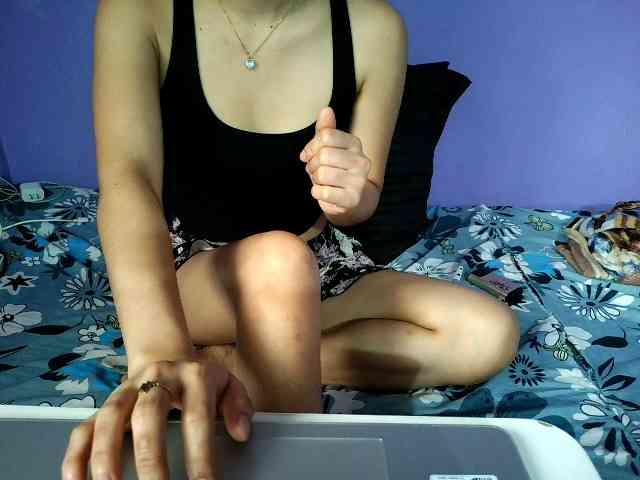 AngelaMilez webcam
