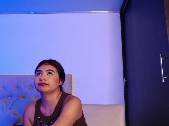 zayda11 live cam on BongaCams