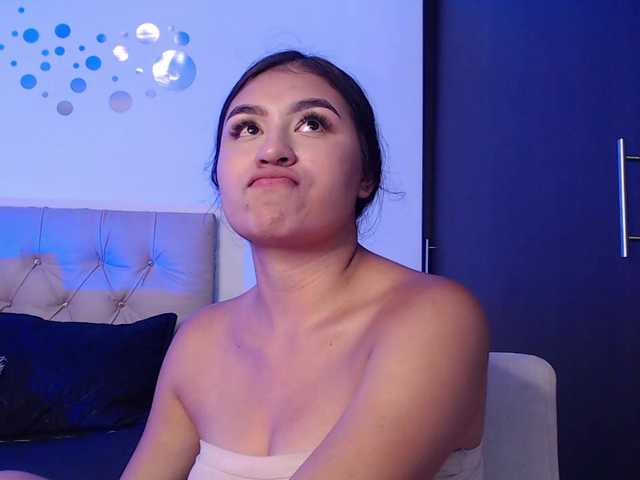 zayda11 live cam on BongaCams