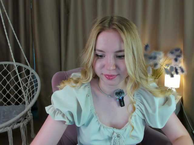 Linda-Bloom live cam on BongaCams