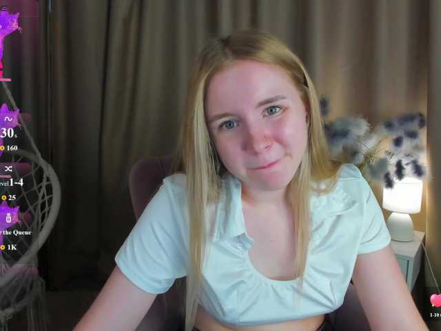 Linda-Bloom live cam on BongaCams