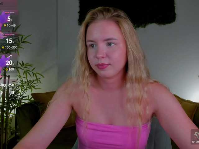 Linda-Bloom live webcam show