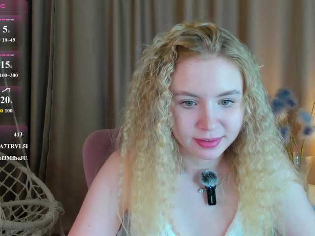 Linda-Bloom live cam on BongaCams