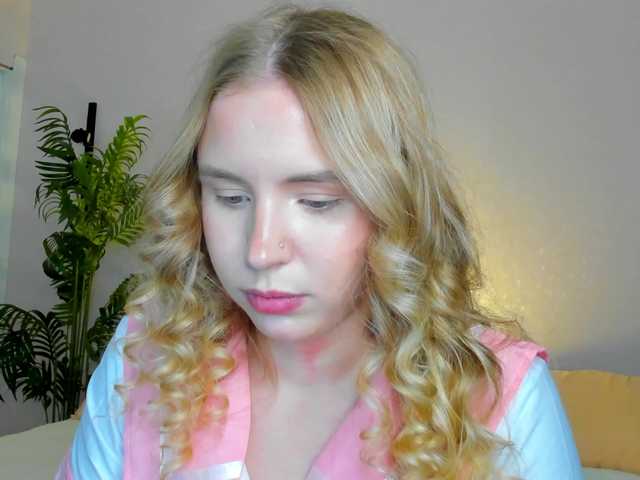 Linda-Bloom live cam on BongaCams