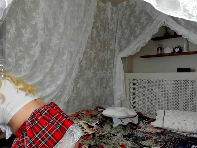 Linda-Bloom live cam on BongaCams