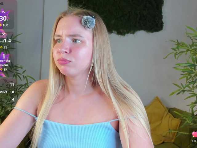 Linda-Bloom live cam on BongaCams