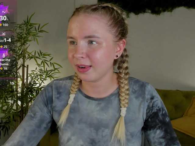 Linda-Bloom live cam on BongaCams