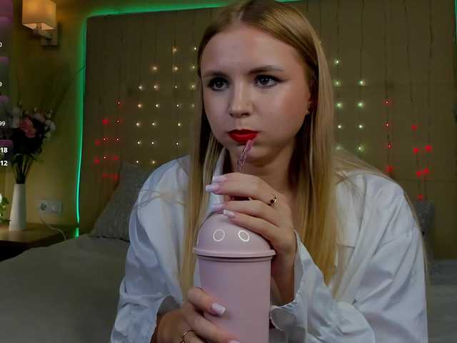 Linda-Bloom live cam on BongaCams