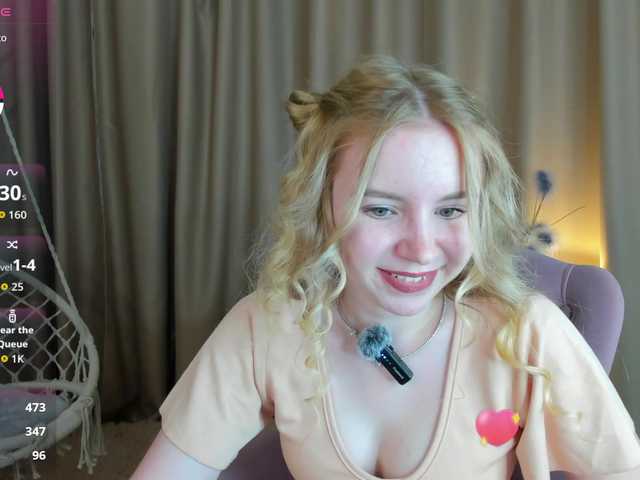 Linda-Bloom live cam on BongaCams