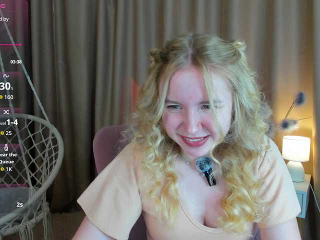 Linda-Bloom live cam on BongaCams