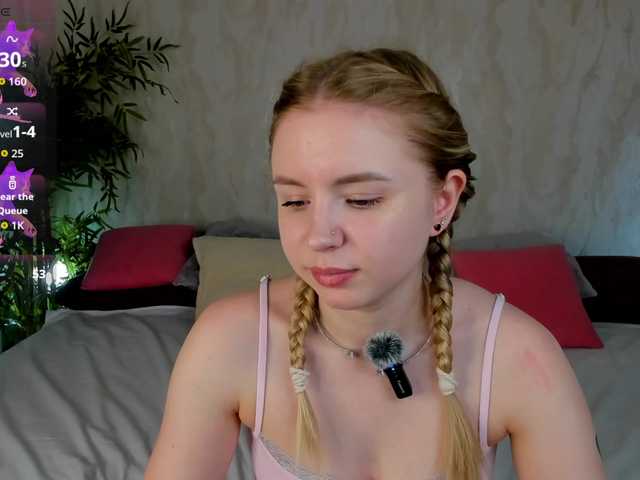 Linda-Bloom live cam on BongaCams