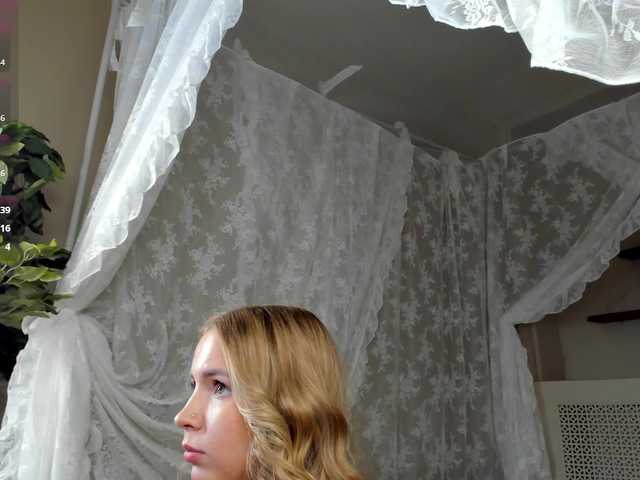 Linda-Bloom live cam on BongaCams