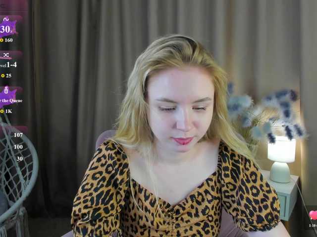 Linda-Bloom live cam on BongaCams