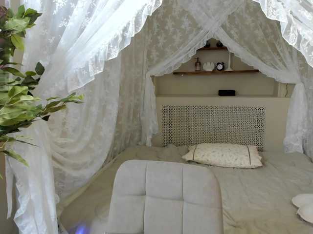 Linda-Bloom live cam on BongaCams