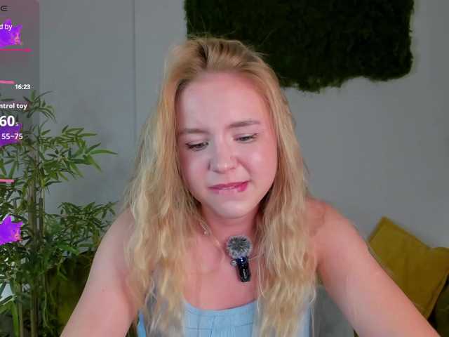 Linda-Bloom live cam on BongaCams