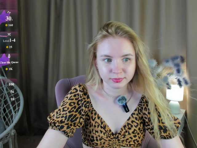 Linda-Bloom live cam on BongaCams