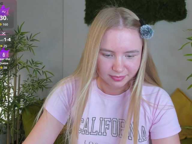 Linda-Bloom live cam on BongaCams