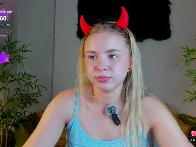 Linda-Bloom live cam on BongaCams