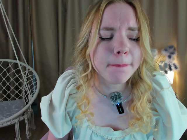 Linda-Bloom live cam on BongaCams