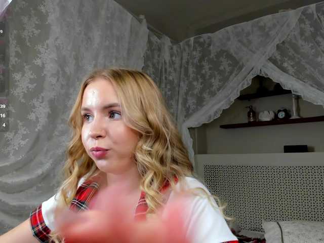 Linda-Bloom live cam on BongaCams
