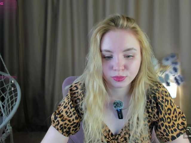 Linda-Bloom live cam on BongaCams