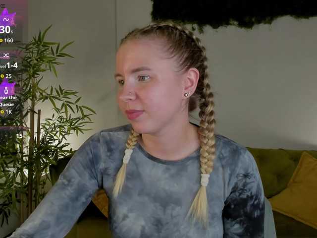 Linda-Bloom live cam on BongaCams