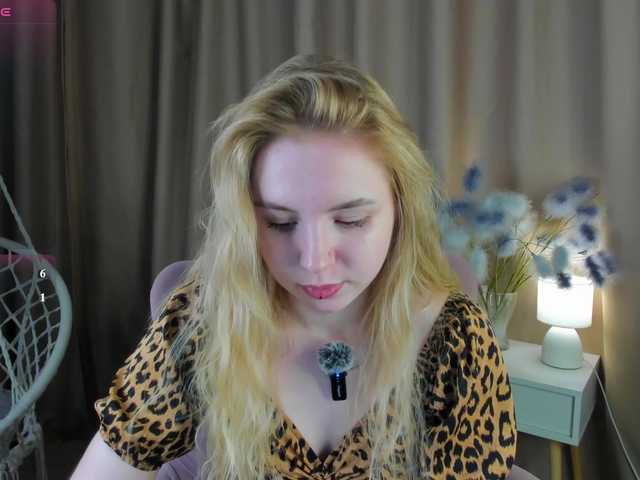 Linda-Bloom live cam on BongaCams