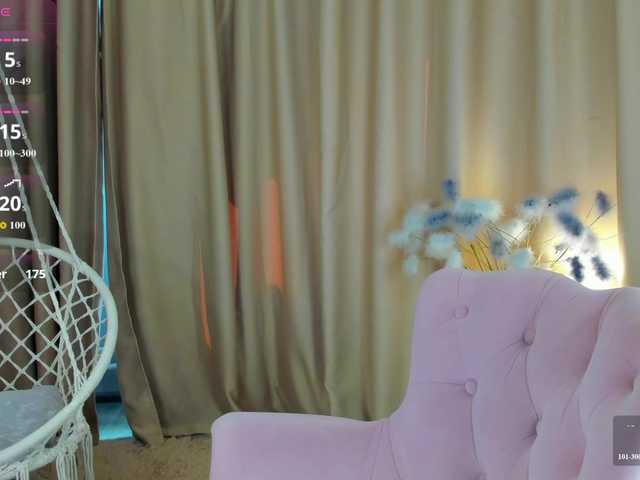Linda-Bloom live cam on BongaCams