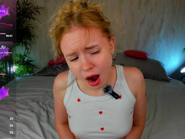 Linda-Bloom live cam on BongaCams