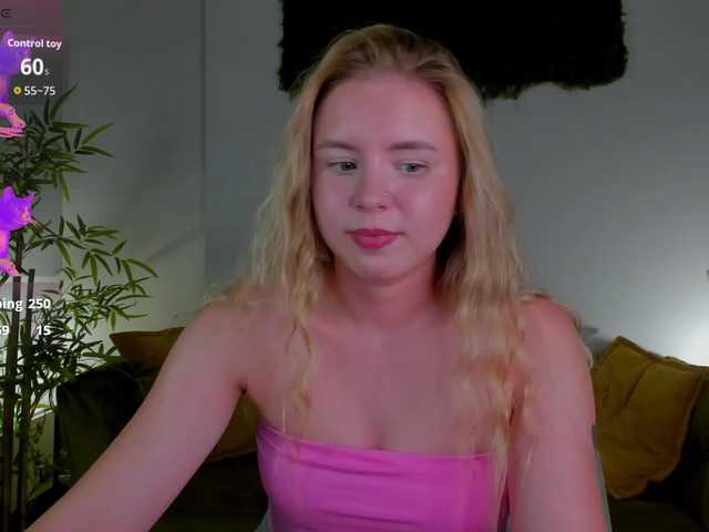 Linda-Bloom live cam on BongaCams