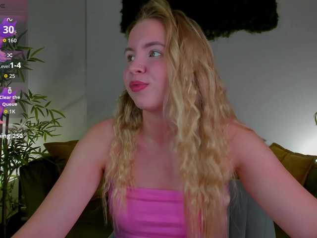 Linda-Bloom live cam on BongaCams