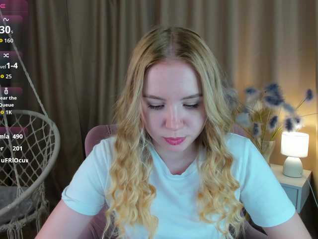 Linda-Bloom live cam on BongaCams