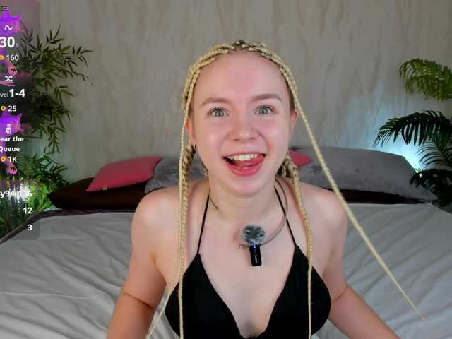 Linda-Bloom live cam on BongaCams