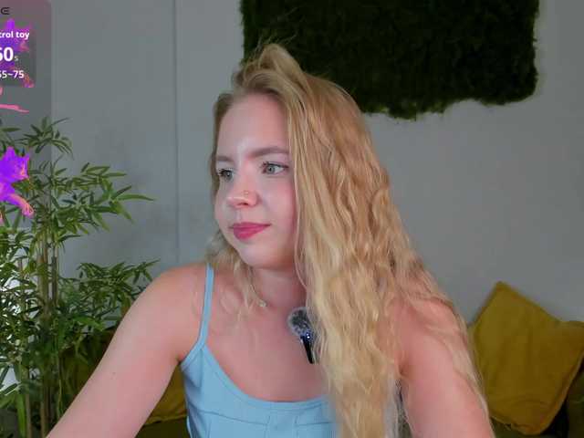 Linda-Bloom live cam on BongaCams