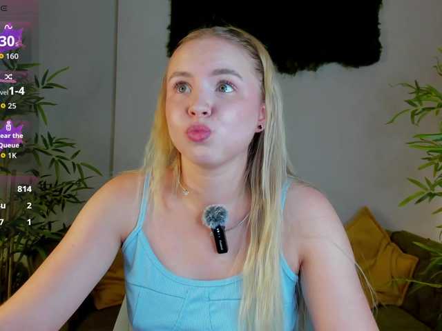 Linda-Bloom live webcam show