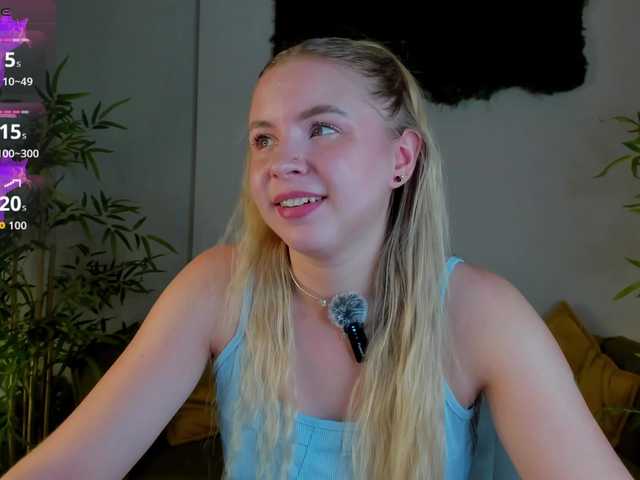 Linda-Bloom live webcam show