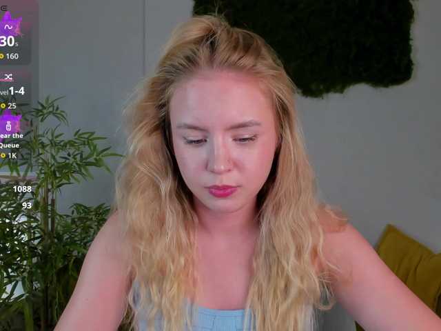 Linda-Bloom live cam on BongaCams