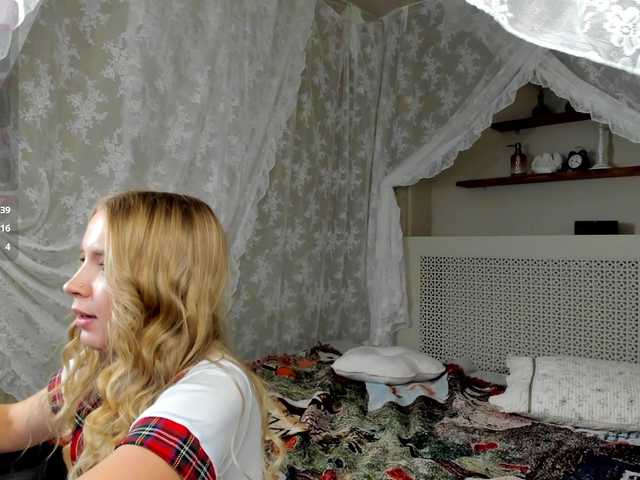 Linda-Bloom live cam on BongaCams