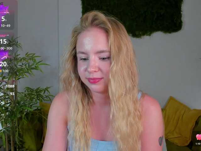 Linda-Bloom live cam on BongaCams