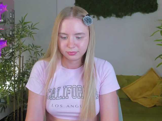 Linda-Bloom live cam on BongaCams