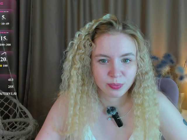 Linda-Bloom live cam on BongaCams