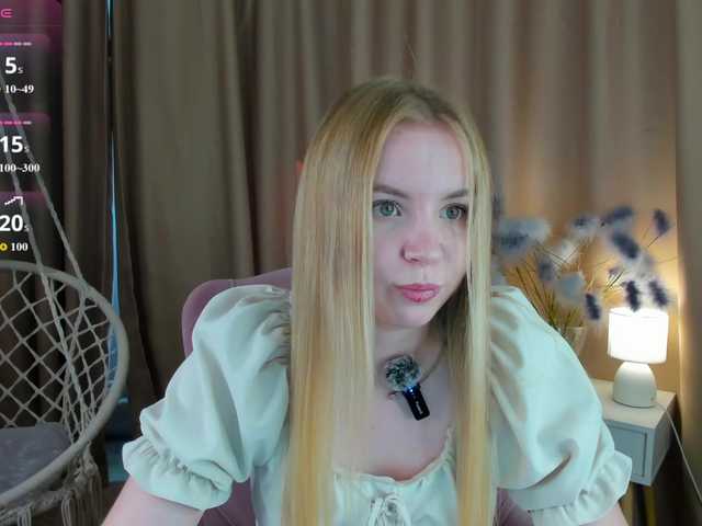 Linda-Bloom live cam on BongaCams