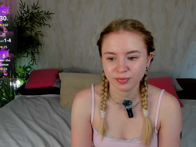 Linda-Bloom live cam on BongaCams