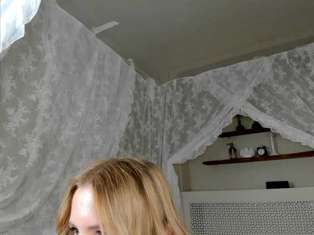 Linda-Bloom live cam on BongaCams