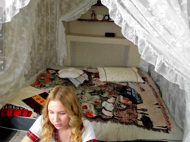 Linda-Bloom live cam on BongaCams