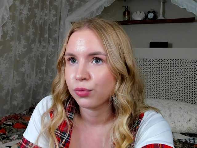 Linda-Bloom live cam on BongaCams
