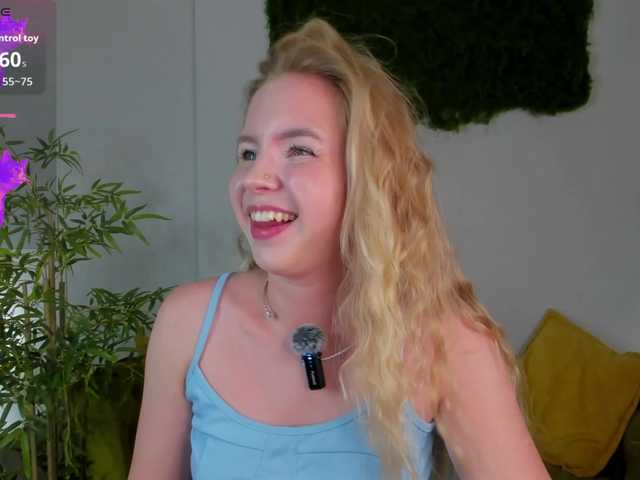 Linda-Bloom live cam on BongaCams