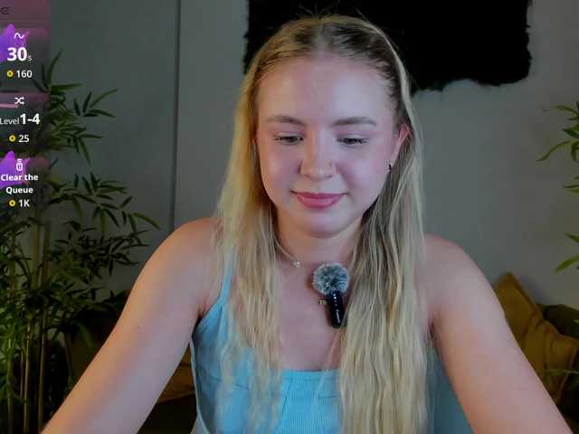 Linda-Bloom live cam on BongaCams