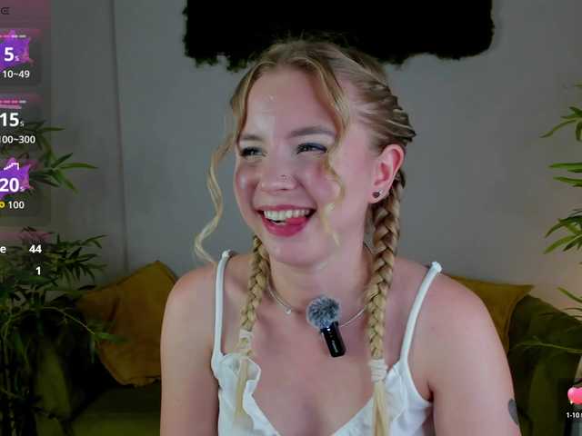 Linda-Bloom live cam on BongaCams