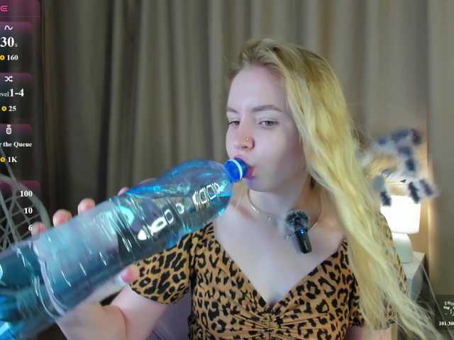 Linda-Bloom live cam on BongaCams